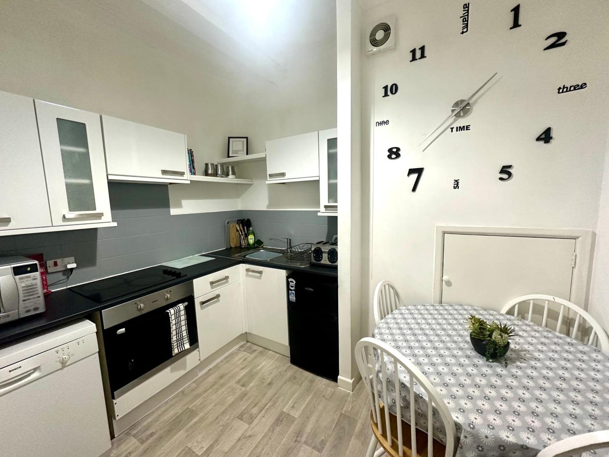 Homely Apartment In The Heart Of Town Centre - Sleeps 6 Bournemouth Exterior foto